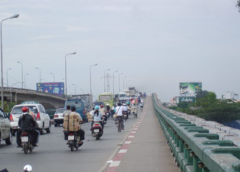 Cấp cứu cho cầu Bình Triệu